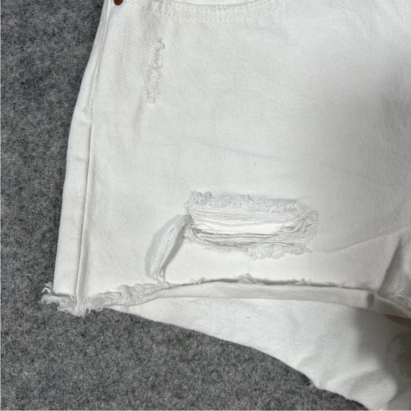 LEVIS 501 Shorts Size W29 Womens White Cotton Denim Button Up Summer Bottoms - Picture 4 of 12